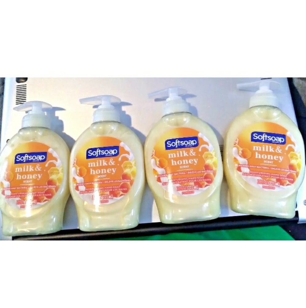 Softsoap Moisturizing Liquid Hand Soap, Milk and Honey - 7.5 Fluid Ounce 4 Pack